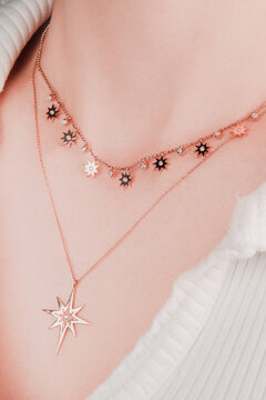 Handmade precious jewelry. Bijouterie and jewellery gold and diamonds for women