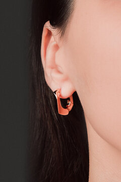 Handmade precious jewelry. Bijouterie and jewellery gold and diamonds for women