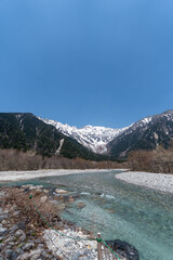 残雪の上高地奥地