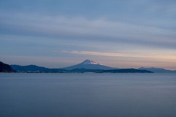 Morning Mt. Fuji and Suruga Bay from Ishizuhama, Yaizu with Nihondaira and Ashitakayama / 駿河湾と朝の富士山、焼津の石津浜と日本平・愛鷹山