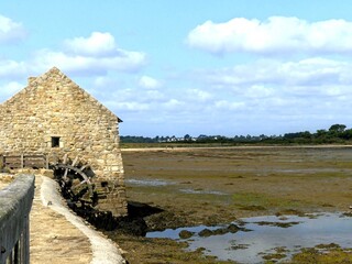 Ile-d'Arz, August 2025: Hiking around Ile-d'Arz in the Gulf of Morbihan in Brittany - View of the sea