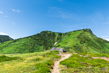 毛無峠から見る夏の破風岳