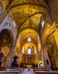 Fototapeta premium Grand Cathedral Interior (1)