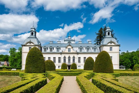 Kronovalls Vinslott Garden Facade