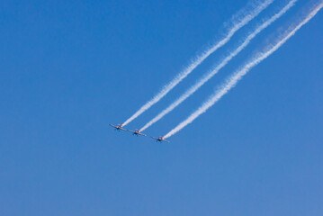 Airplanes that perform aerobatics in flight