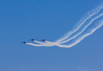 Airplanes that perform aerobatics in flight