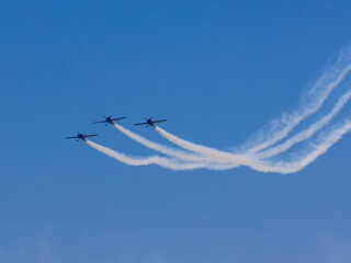 Airplanes that perform aerobatics in flight
