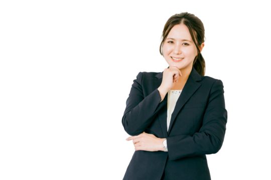 腕組みする若いアジア人ビジネスウーマン（夢・希望・願望・スキルアップ・自信）
