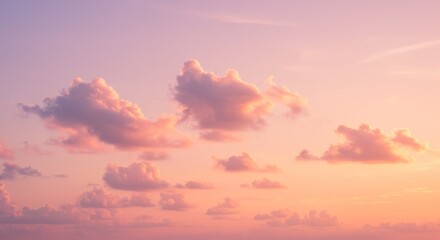 Obraz premium Serene Sunset: Pastel Cloudscape at Golden Hour