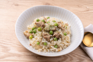 鶏とグリーンピースの炊き込みピラフ