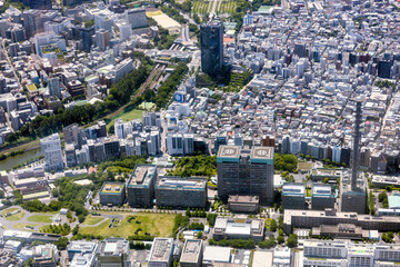 市ヶ谷の防衛省上空から四ツ谷方向を空撮