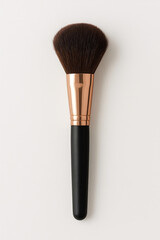 Beauty Tool – Elegant Cosmetic Brush with Modern Design