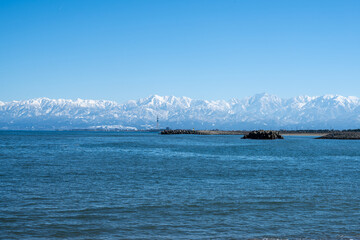 立山連峰と富山湾