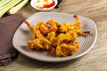 Golden deep prawn tempura wuth sauce