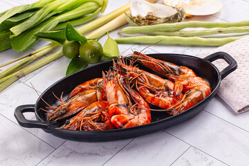 Hot boiled big tiger prawn