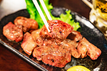 美味しそうな焼き立てのレバー