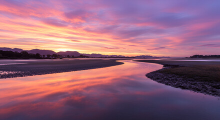 Obraz premium sunset over the river