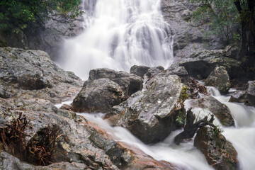 Thailand rainforest waterfall long esposition water 

