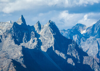 Obraz premium Aerial view of beautiful snow capped mountain landscape