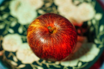 red apple