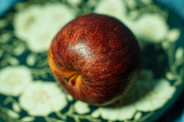 red apple