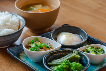 Japanese breakfast / 納豆と温泉卵の朝食

