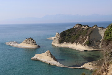 montañas o cumbre del monte cervinia o cervino que se llevará a cabo las olimpiadas, es un lugar frío y de verano, la cima es imponente y al mismo tiempo hermosa nevada.