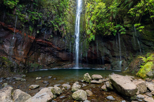 25 Fontes Falls