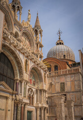 Fototapeta premium Ornate facade and dome of St Mark’s Basilica in Venice