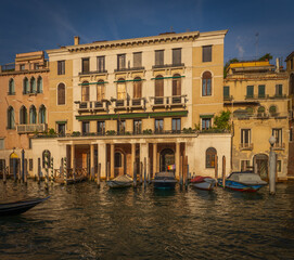 Naklejka premium Colorful Venetian waterfront buildings along the Grand Canal