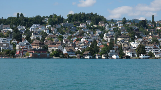 Wohnen an bevorzugter Wohnlage in der Schweiz, Immobilien an bester Lage am Z&uuml;richsee. Der kostspielige beliebte Standort Schweiz ist ein steuerg&uuml;nstiges Domizil und bietet Rechtssicherheit f&uuml;r Firmen