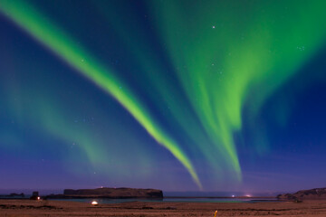 Zorza polarna nad Dyrnholaey 2025