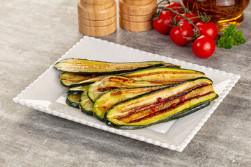 Grilled young zucchini for snack