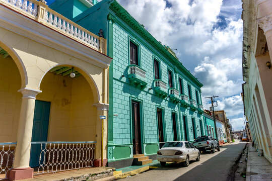 Explore Remedios city center, Cuba, in Villa Clara: vibrant colonial architecture, historic plazas, parks and churches.