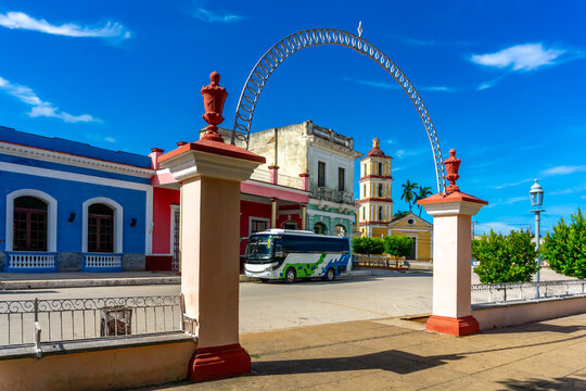 Explore Remedios city center, Cuba, in Villa Clara: vibrant colonial architecture, historic plazas, parks and churches.