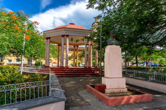 Explore Remedios city center, Cuba, in Villa Clara: vibrant colonial architecture, historic plazas, parks and churches.