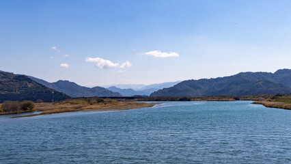 日本周瑜　昼下がりの有田川