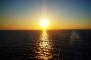 Fototapeta premium sunset in the sea