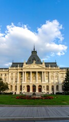 Fototapeta premium Majestic building, architectural grandeur, bathed in sunlight