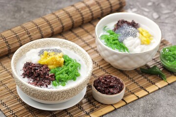 Dawet telasih, dawet solo or dawet Pasar Gede which contains dawet, marrow porridge, black sticky rice porridge, jackfruit and telasih seeds