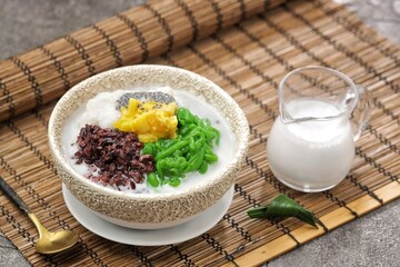 Dawet telasih, dawet solo or dawet Pasar Gede which contains dawet, marrow porridge, black sticky rice porridge, jackfruit and telasih seeds