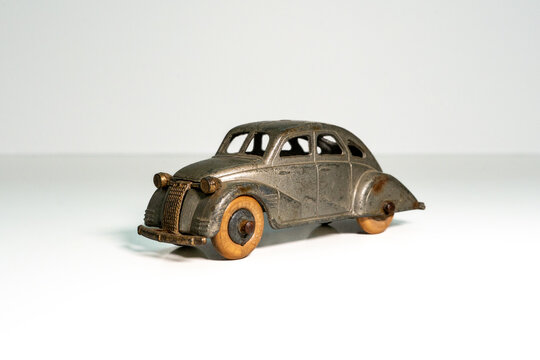 Antique Toy Cars