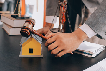Lawyer explained to the client about the law that must be brought against the court case.