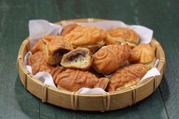 Mini Bungeoppang Taiyaki (Japanese fish shaped pancakes filled with bean jam)
