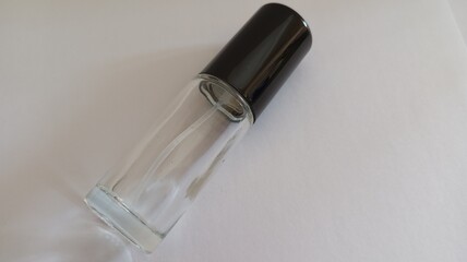 empty clear glass bottle mockup