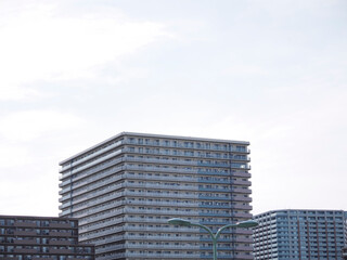 Fototapeta premium 集合住宅が並ぶ東京の都市景観