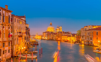 Fototapeta premium Grand canal and Basilica Santa Maria della Salute at night, Venice, Italy