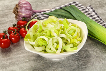 Fresh ripe green leek slices