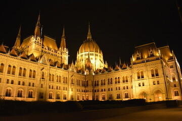 Fototapeta premium hungarian parliament building