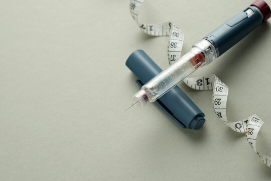 Insulin injection pen with measuring tape for weight loss and diabetes treatment